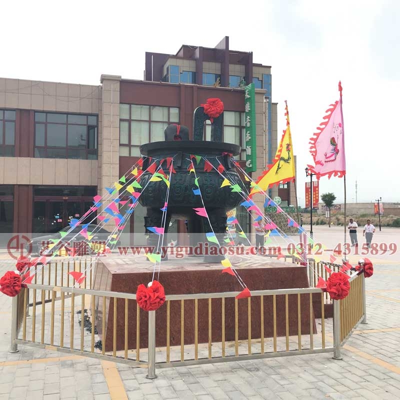 铜鼎成功安装于宁夏固原市九龙国际商业广场