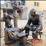 铸铜步行街场景人物雕塑